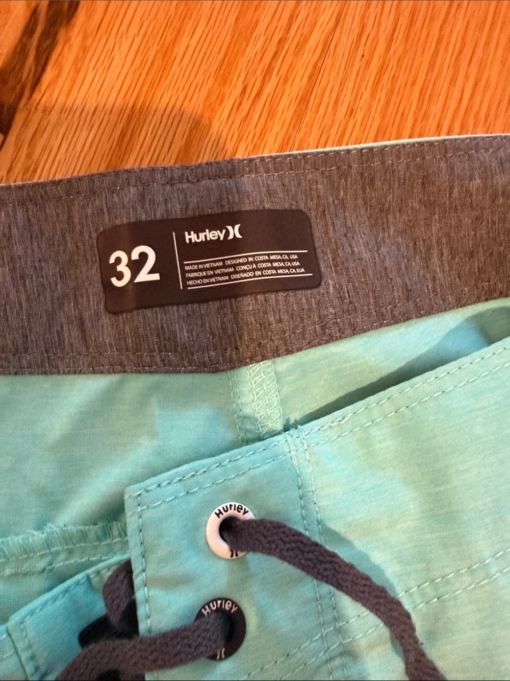 Hurley bright turquoise